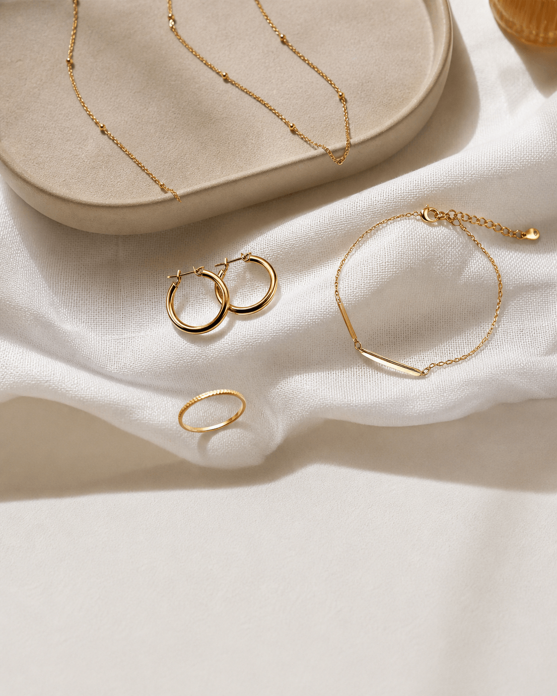 Sélection de bijoux dorés Emma Home Beauté
